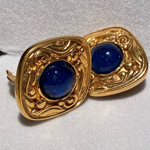 CHANEL blue gripoix vintage earrings - Picture 7 of 9